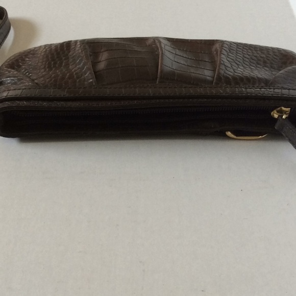 Ann Taylor LOFT Brown Leather Wristlet – Classic & Chic 🤎 - Picture 5 of 7